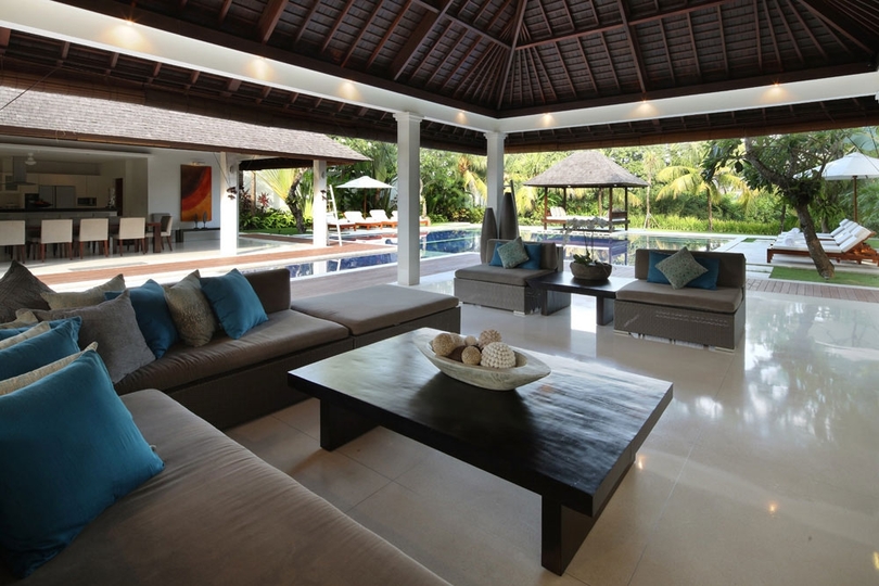 Escape to Your Dream Villa in Canggu’s Exclusive Oasis 1000