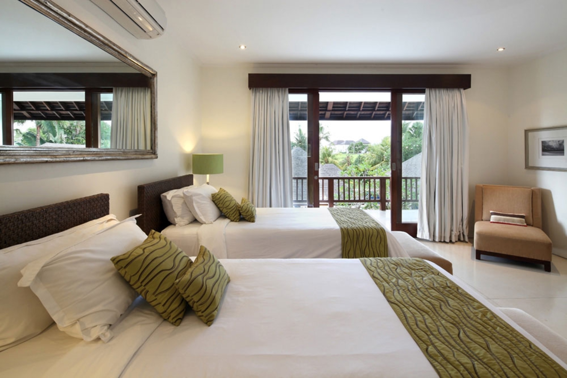 Escape to Your Dream Villa in Canggu’s Exclusive Oasis 1000