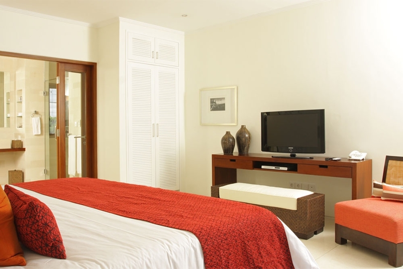 Escape to Your Dream Villa in Canggu’s Exclusive Oasis 1000