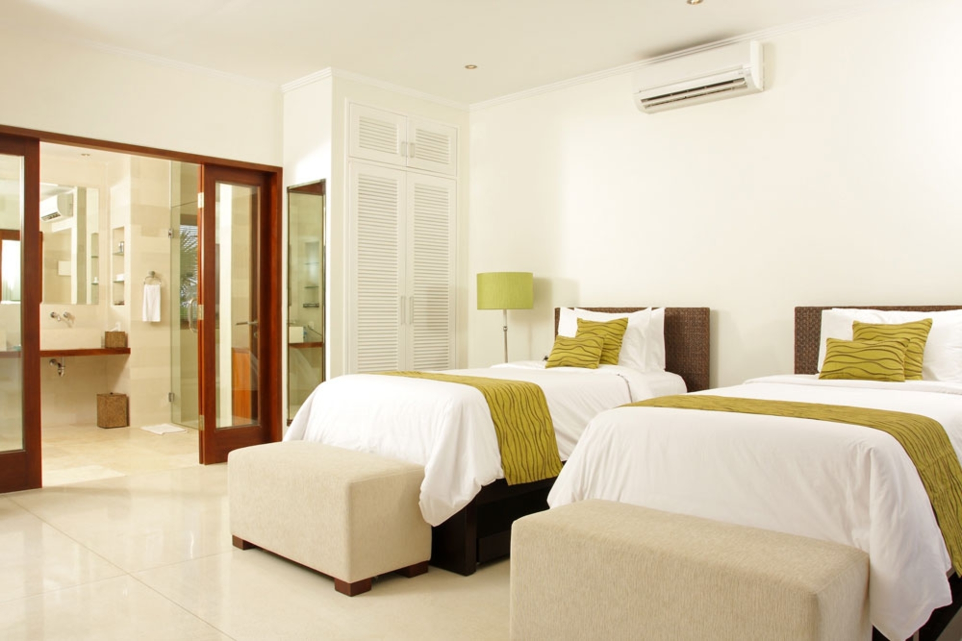 Escape to Your Dream Villa in Canggu’s Exclusive Oasis 1000