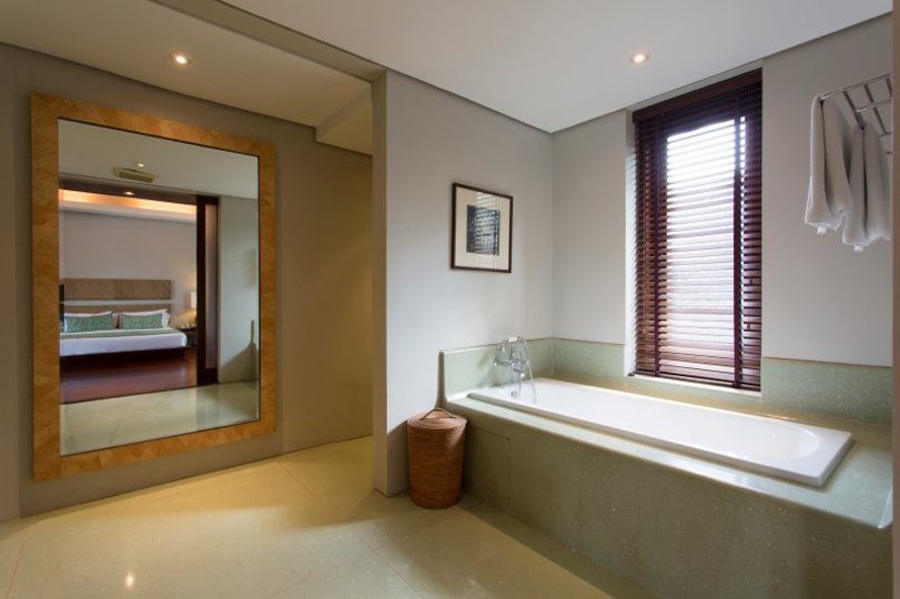 A Luxurious Oasis Steps from the Shore, Bali Villa 1008