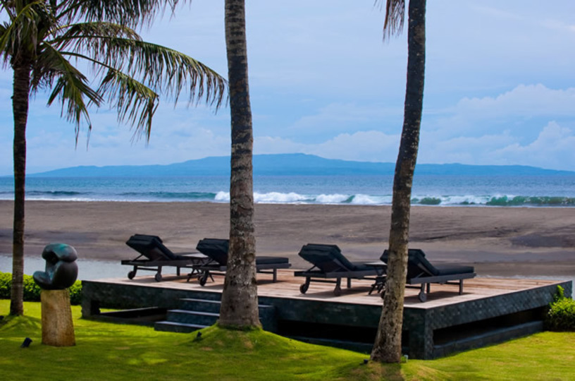 Seaside Serenity with Private Pool – Bali Villa 1016
