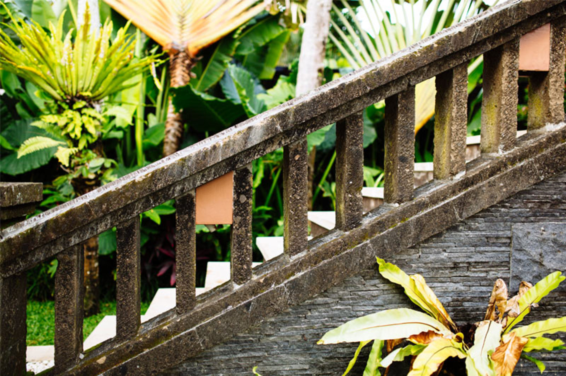 Secluded 5-Star Luxury by the Ocean – Bali Villa 1018