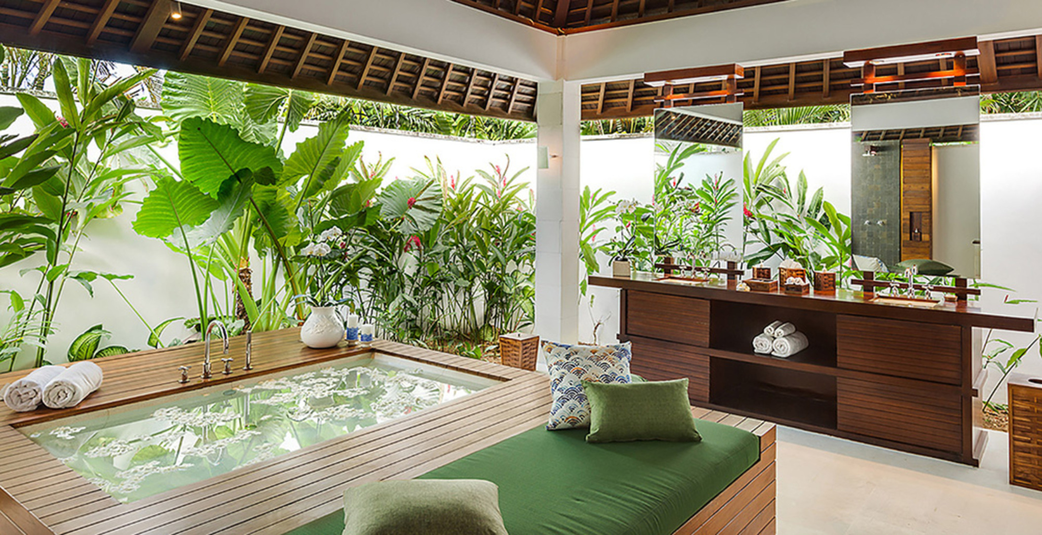 Bali Villa 1022: Your Private Oasis with Pool & Serenity