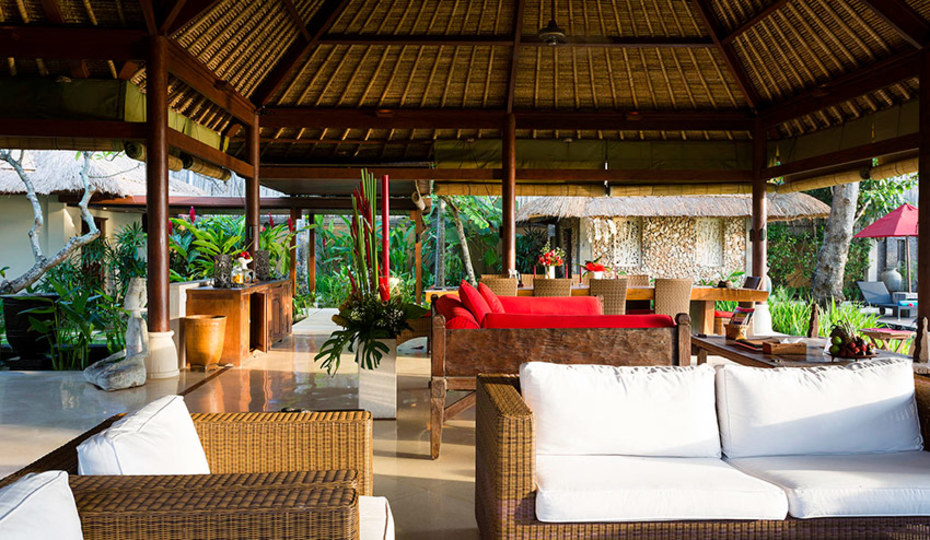 Bali Villa 1023: Ocean Bliss & Poolside Serenity