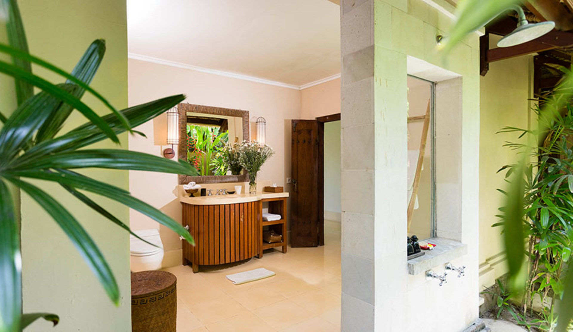 Bali Villa 1023: Ocean Bliss & Poolside Serenity