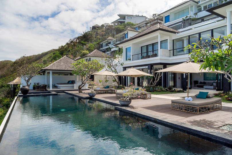 Ultimate 5-Star Hideaway with Ocean Views – Bali Villa 1027