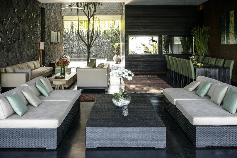 Luxury Villa Escape with Exceptional Staff – 1028