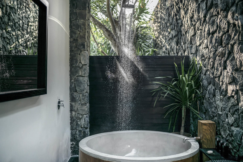 Luxury Villa Escape with Exceptional Staff – 1028