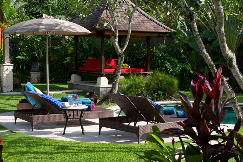 Tropical Luxury Steps from the Sand – Bali Villa 1034
