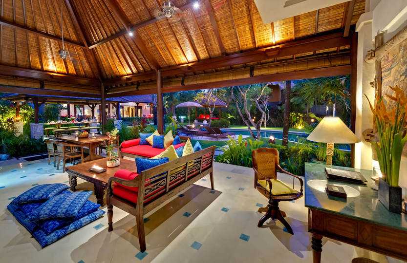 Tropical Luxury Steps from the Sand – Bali Villa 1034
