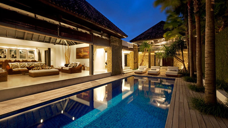 Luxury 5-Star Villa Steps from Echo Beach, Bali 1040