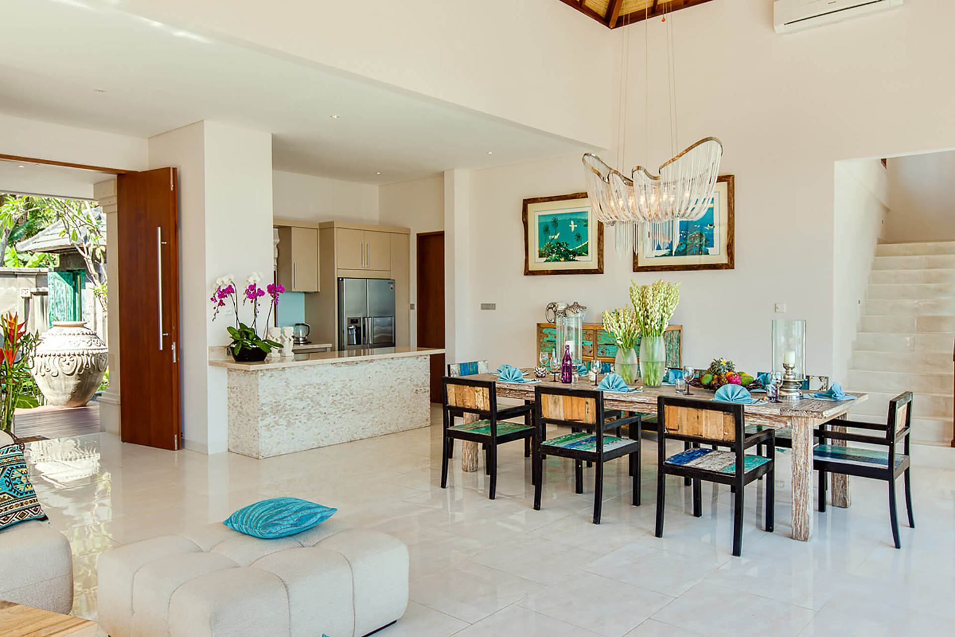 Beautiful Seafront Villa with Private Pool – Bali Villa 1041