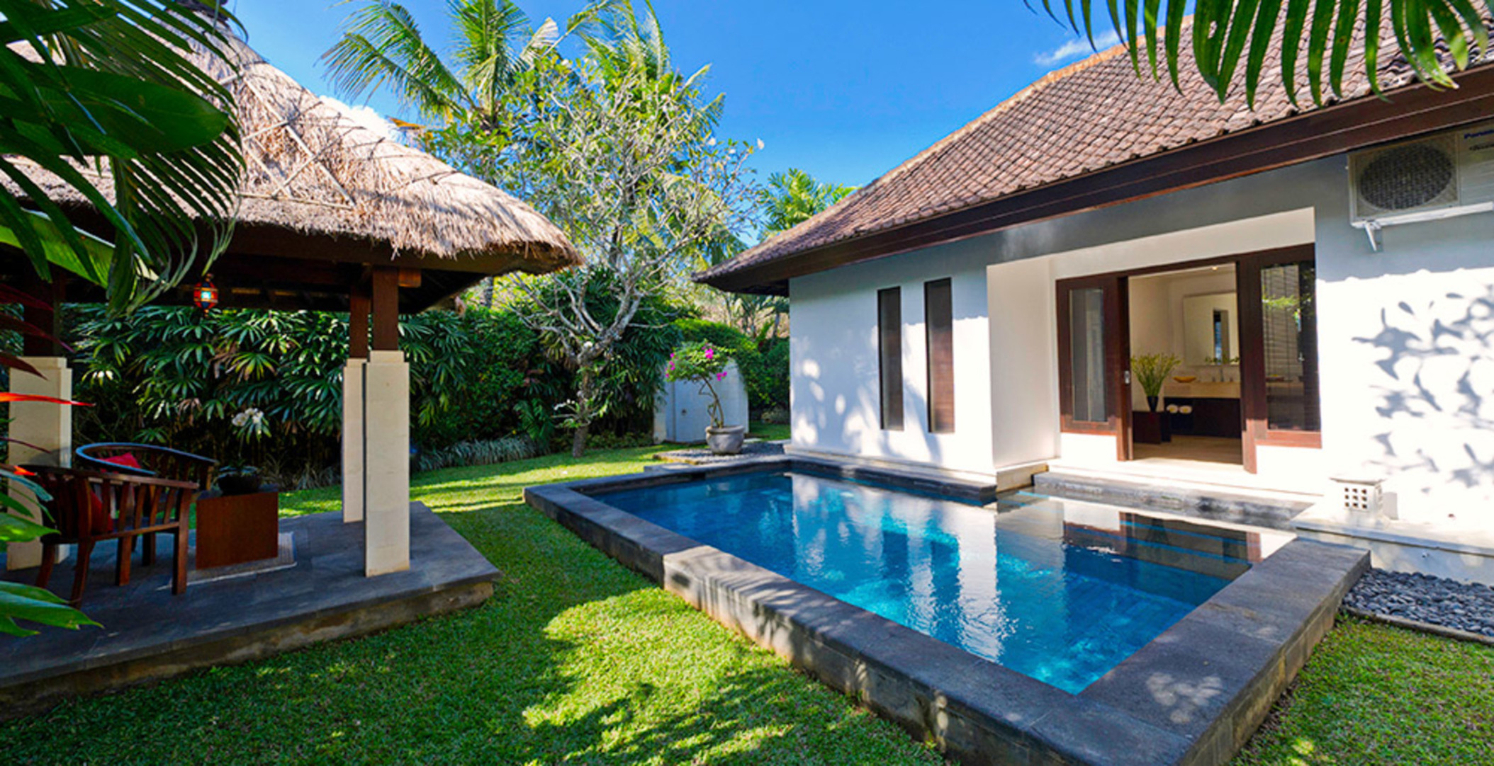 Private Beachside Escape with Lush Grounds – Bali Villa 1044