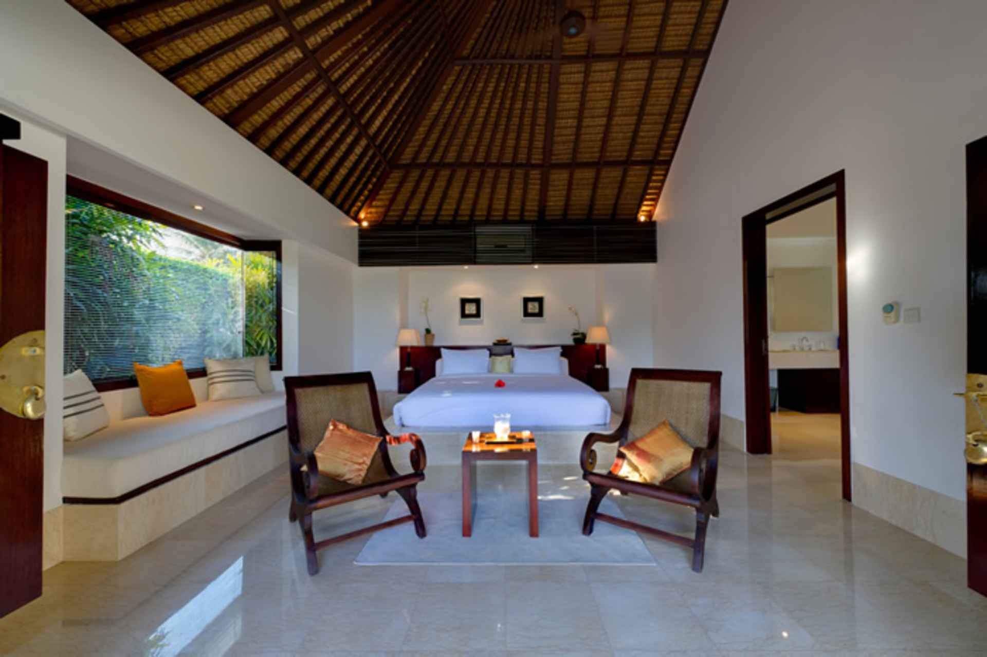 Private Beachside Escape with Lush Grounds – Bali Villa 1044