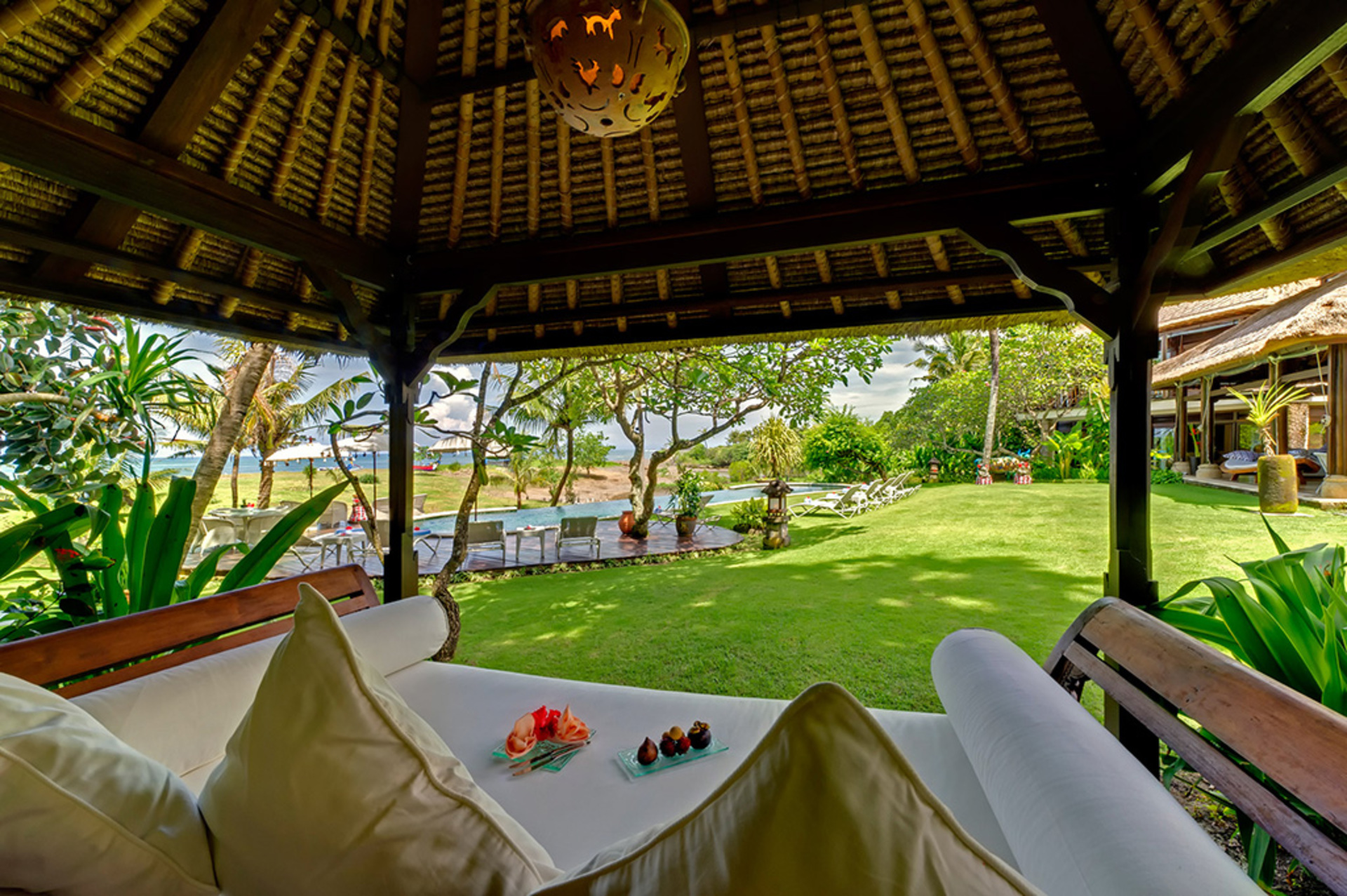 Elegant Beachfront Escape with Pool – Bali Villa 1046