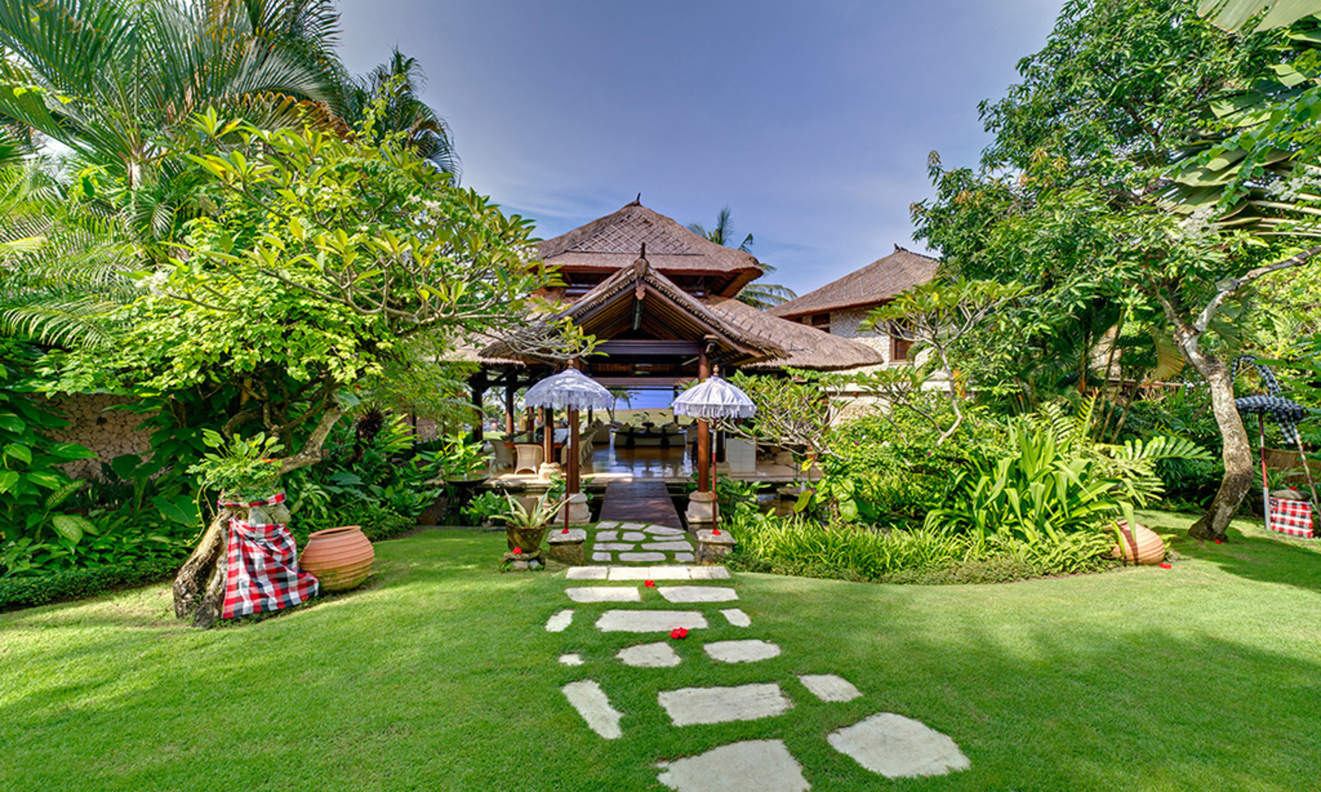 Elegant Beachfront Escape with Pool – Bali Villa 1046