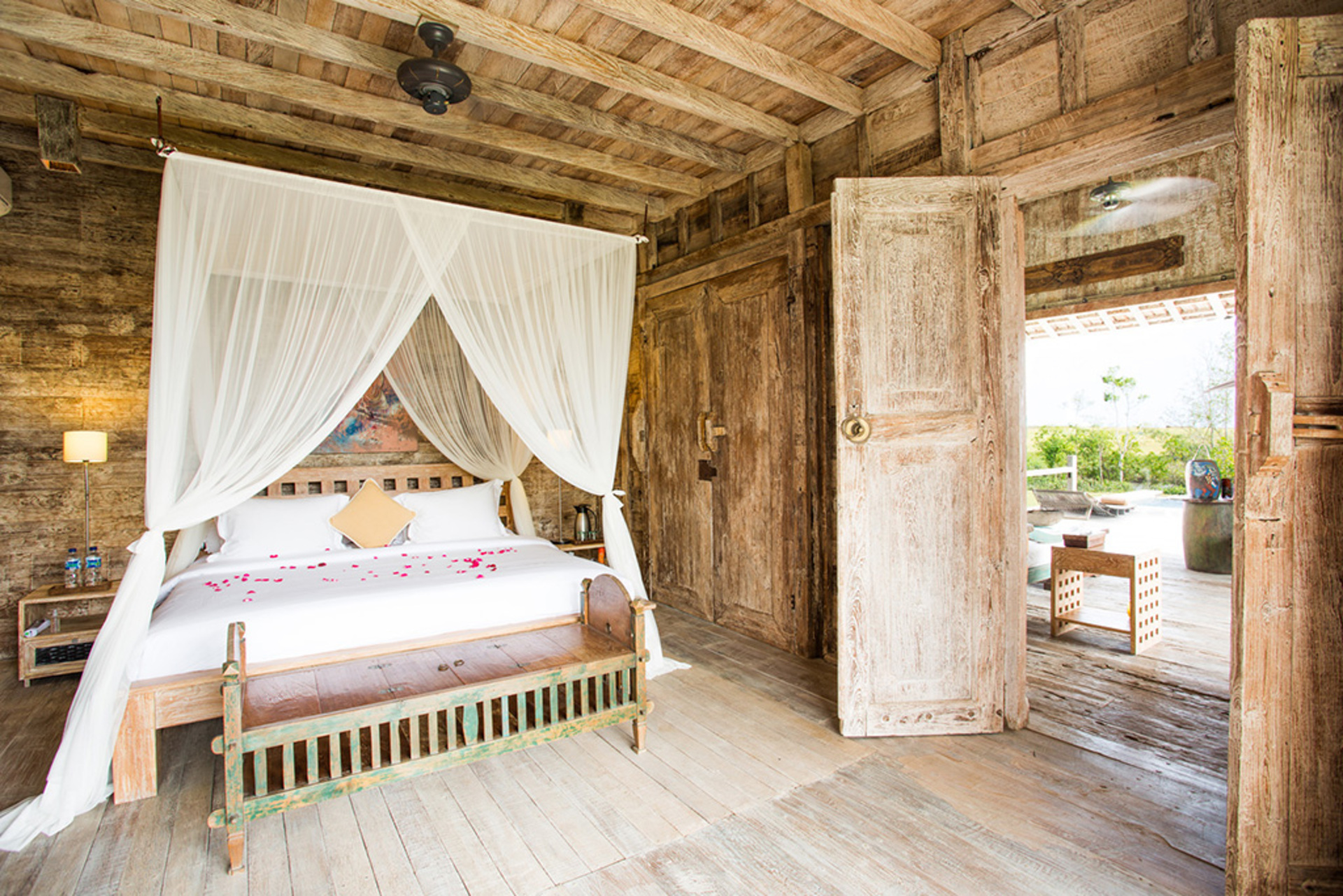 Elegant Beachfront Escape with Pool – Bali Villa 1046