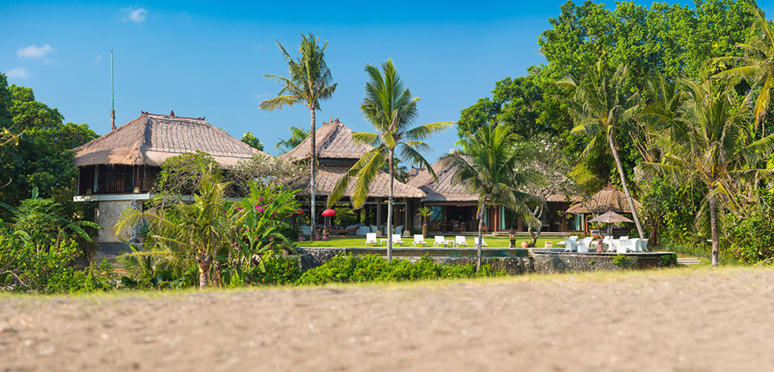 Elegant Beachfront Escape with Pool – Bali Villa 1046
