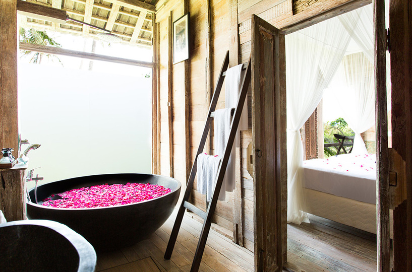 Elegant Beachfront Escape with Pool – Bali Villa 1046