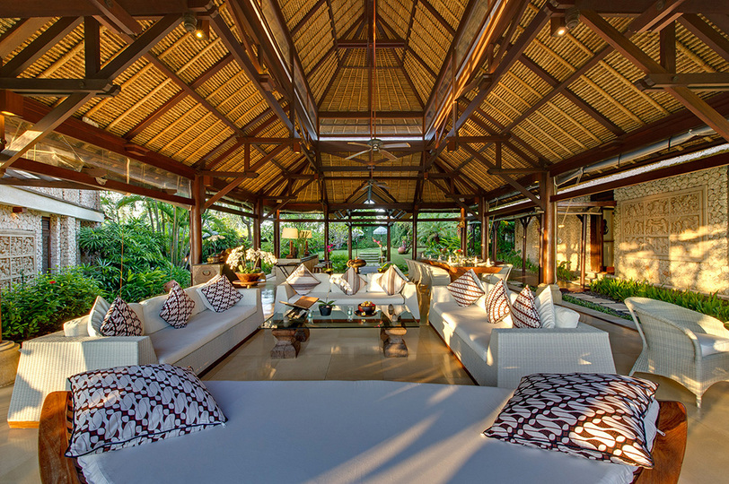 Elegant Beachfront Escape with Pool – Bali Villa 1046