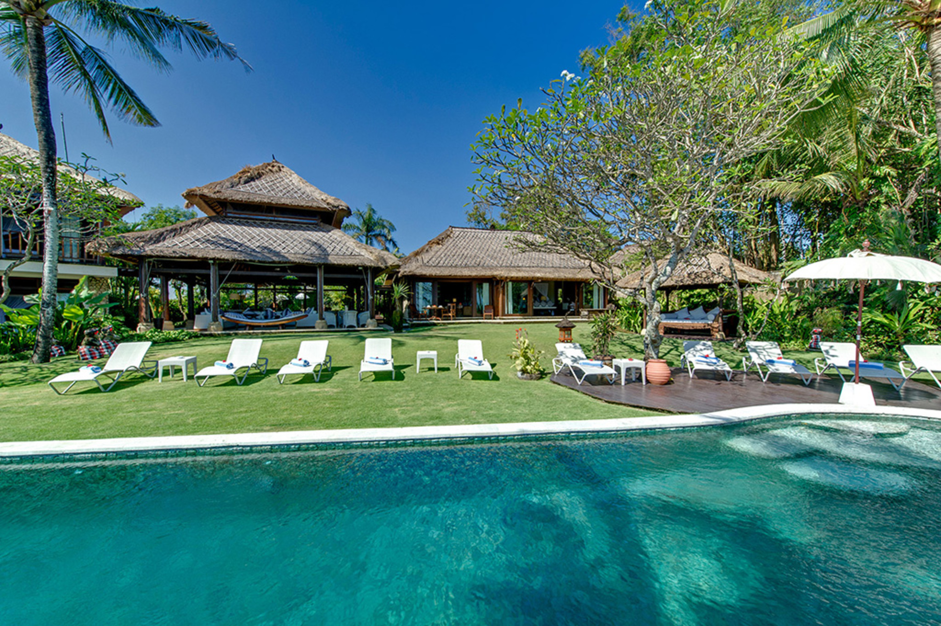 Elegant Beachfront Escape with Pool – Bali Villa 1046