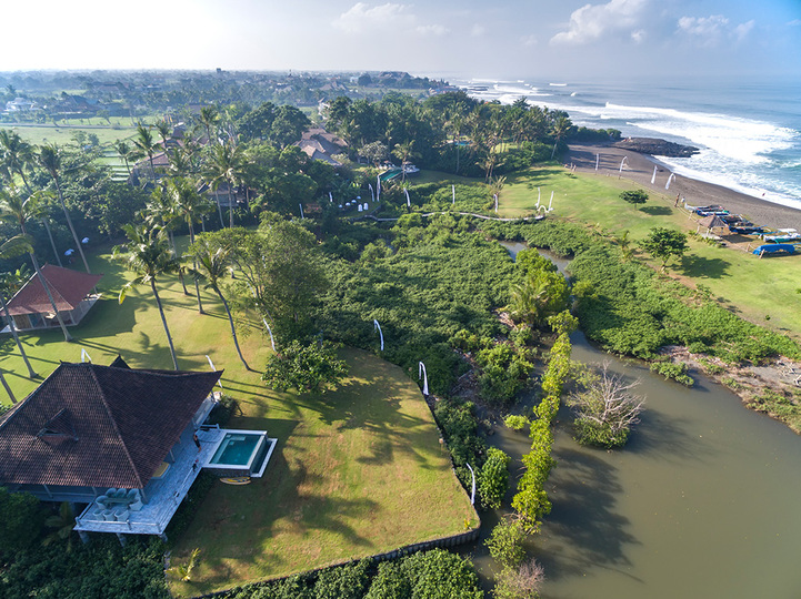 Elegant Beachfront Escape with Pool – Bali Villa 1046