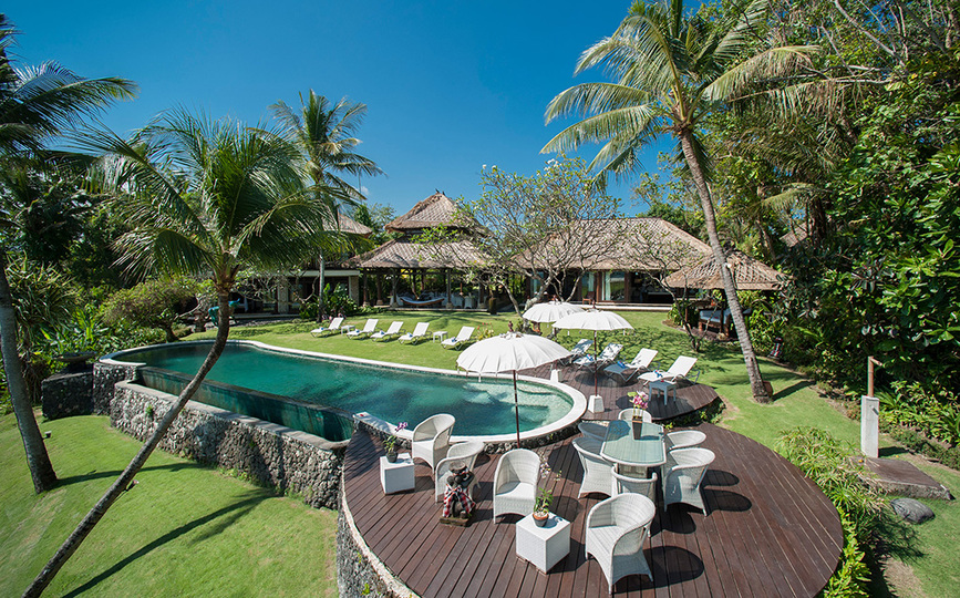 Elegant Beachfront Escape with Pool – Bali Villa 1046