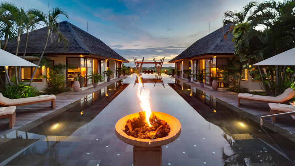 Elegance in Every Sunset – Bali Villa 1047