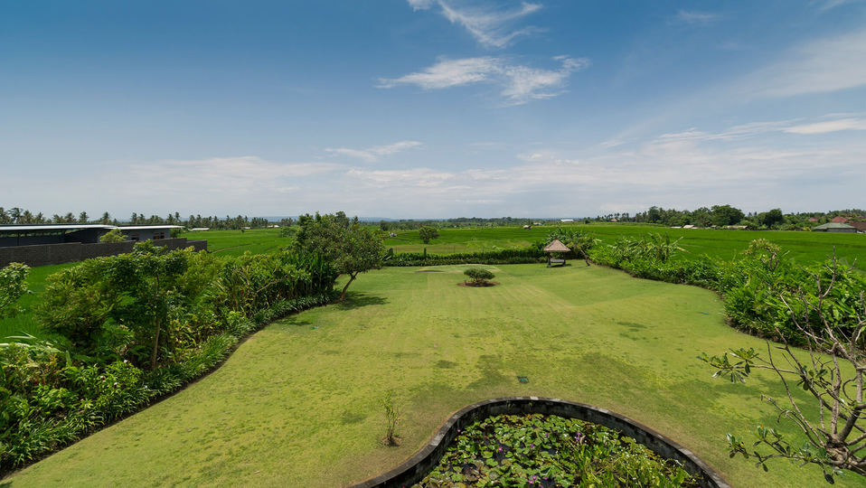 Elegance in Every Sunset – Bali Villa 1047