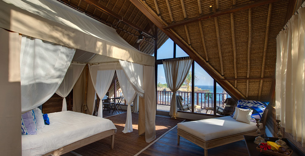 Chic Beachfront with Pool & Style – Bali Villa 1052