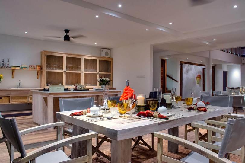 Chic Beachfront with Pool & Style – Bali Villa 1052