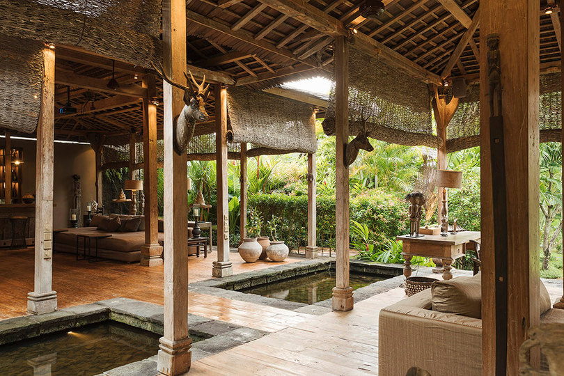 Seaside Luxury with Cultural Charm – Bali Villa 1054
