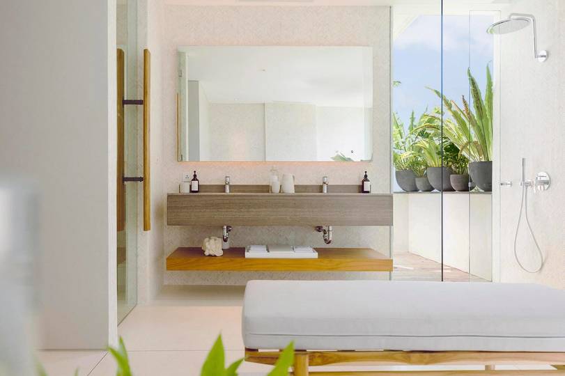 Glamorous Beachside Escape in Seminyak, Bali Villa 1055