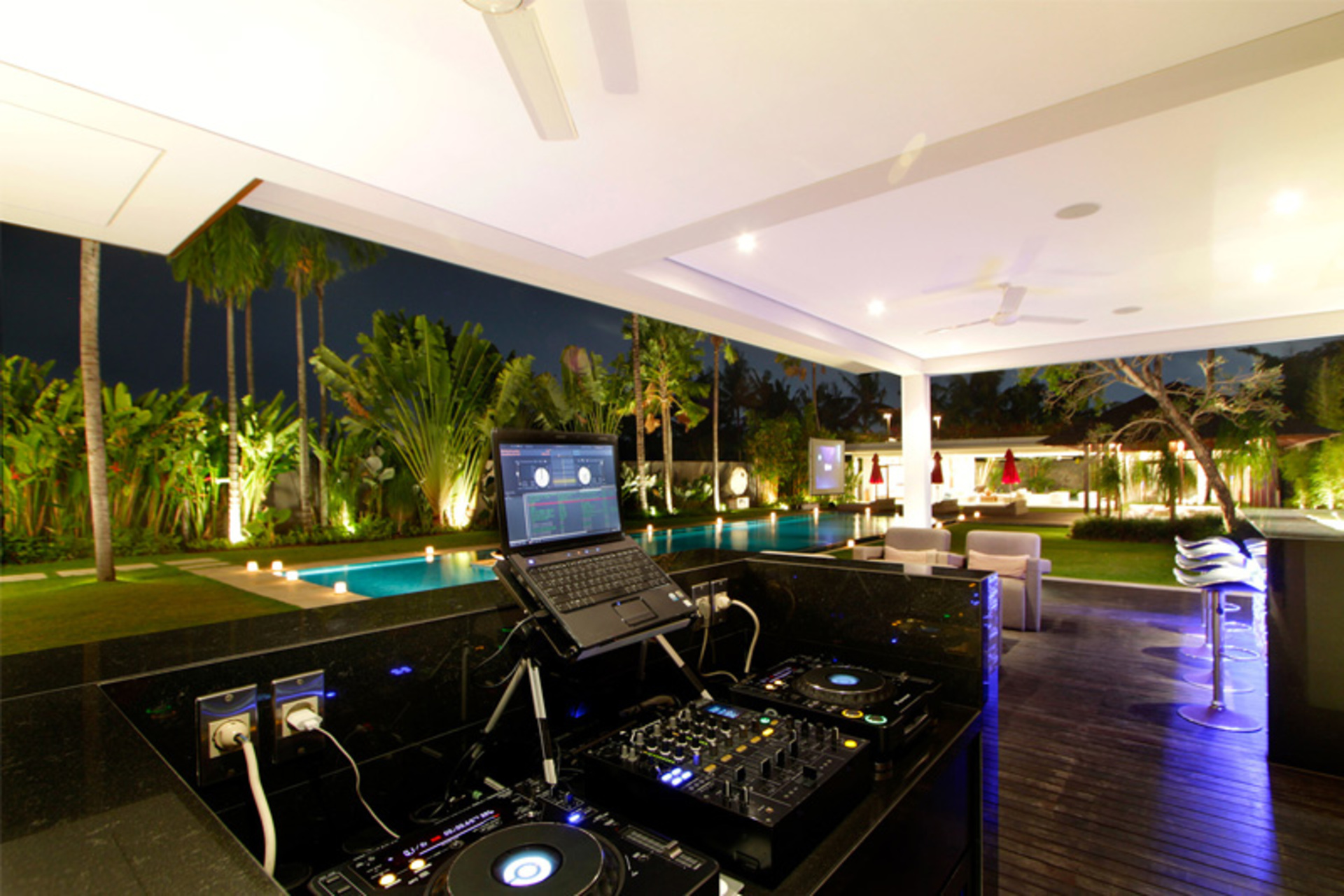 Exclusive Luxury Villa with Pool & Entertainment – Bali Villa 1059