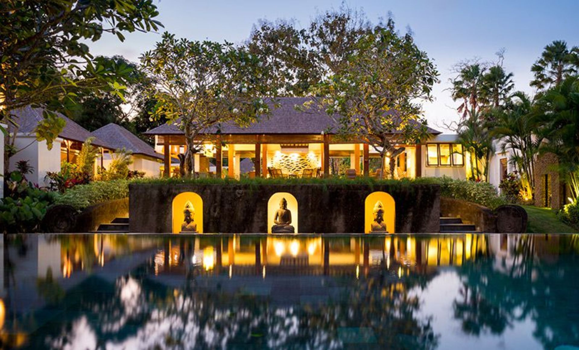 Elegant Tropical Escape –  Bali Villa 1063