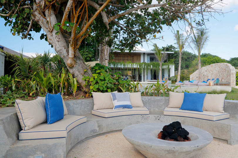 Steps from the Sea, Wrapped in Luxury – Bali Villa 1073