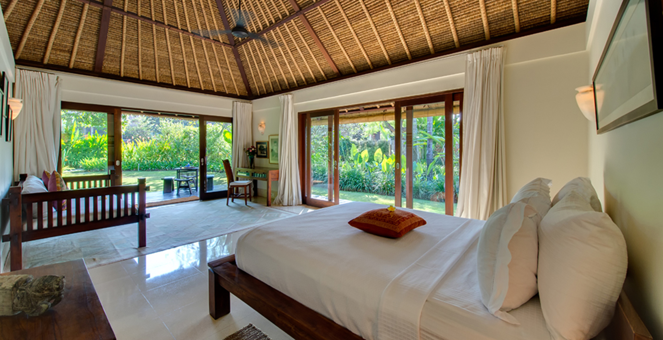 Luxury Rooted in Serenity – Bali Villa 1074