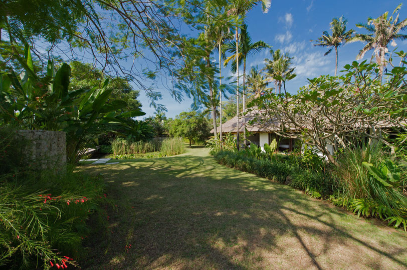 Luxury Rooted in Serenity – Bali Villa 1074