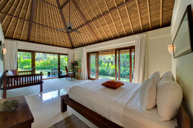 Luxury Rooted in Serenity – Bali Villa 1074