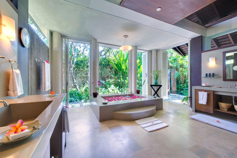 Luxury Rooted in Serenity – Bali Villa 1074