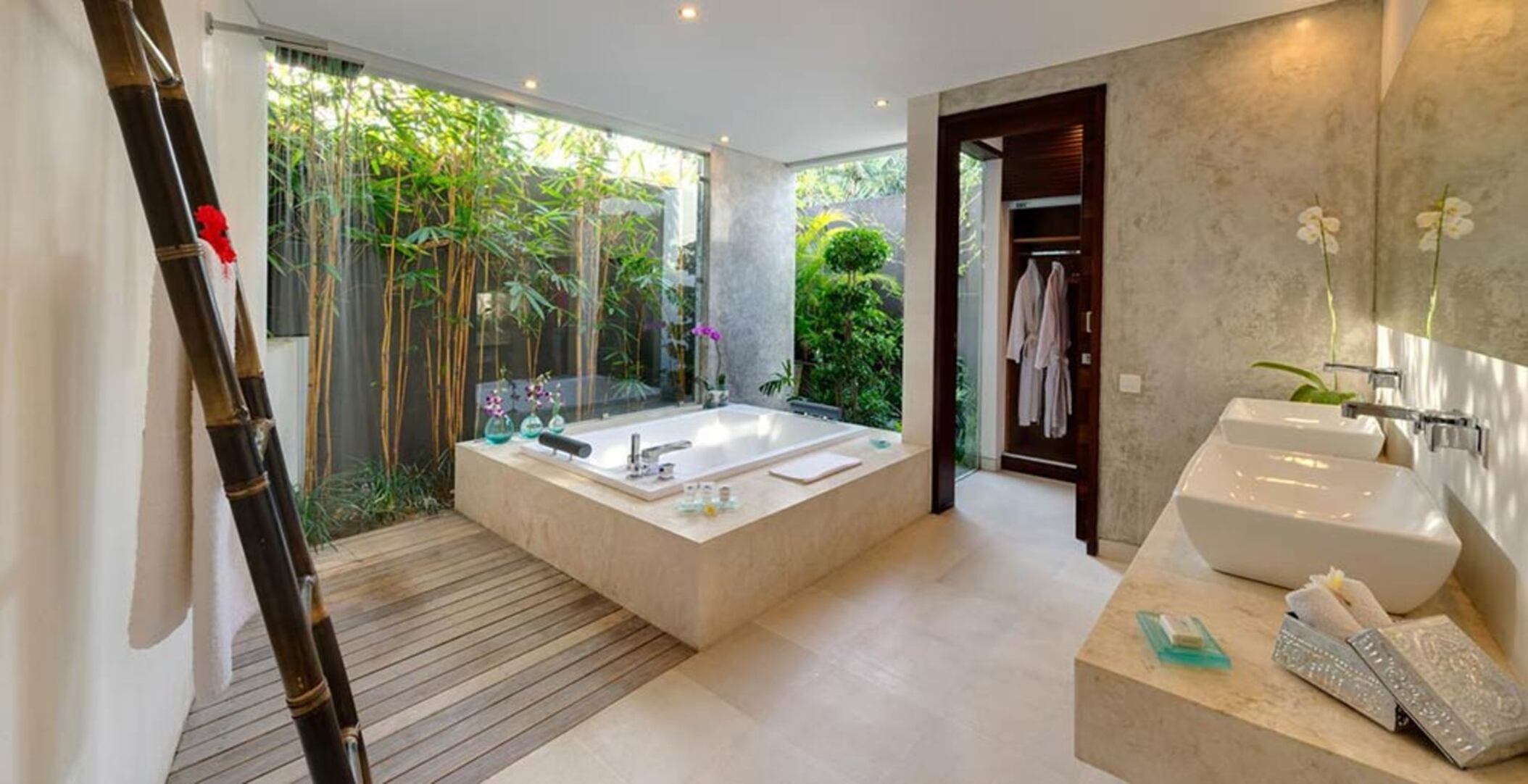 Luxury living by the sea awaits at Bali Villa 1084