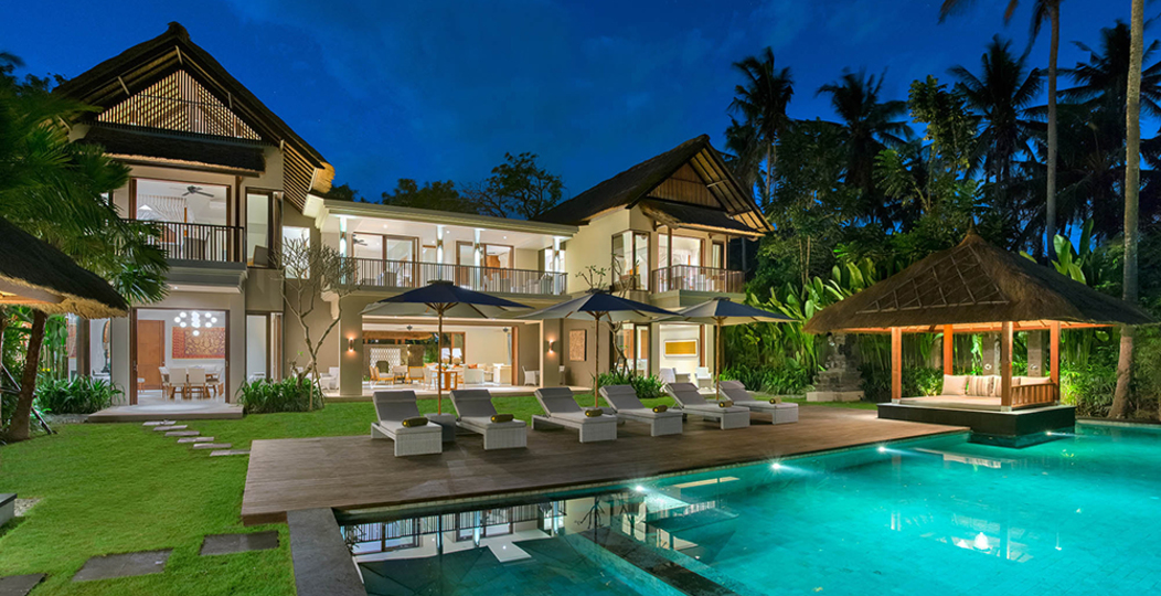 Luxury by the Ocean’s Edge – Bali Villa 1087