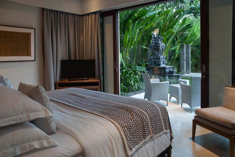 Luxury by the Ocean’s Edge – Bali Villa 1087