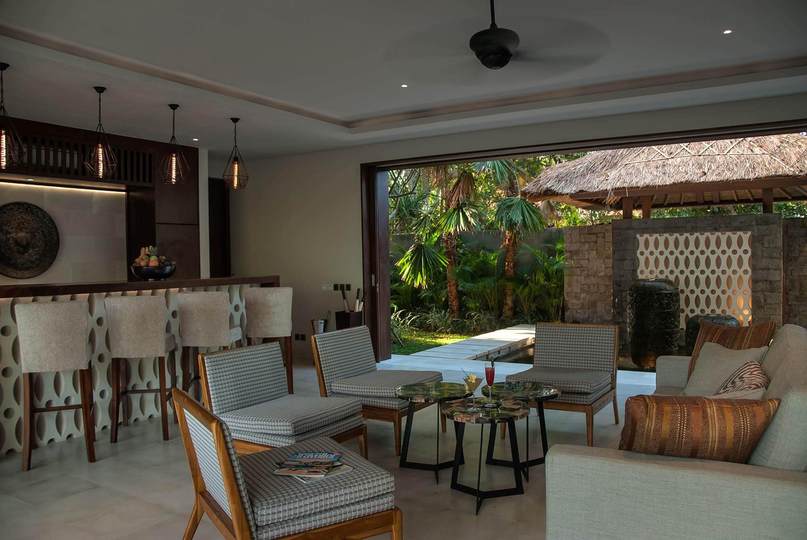 Luxury by the Ocean’s Edge – Bali Villa 1087