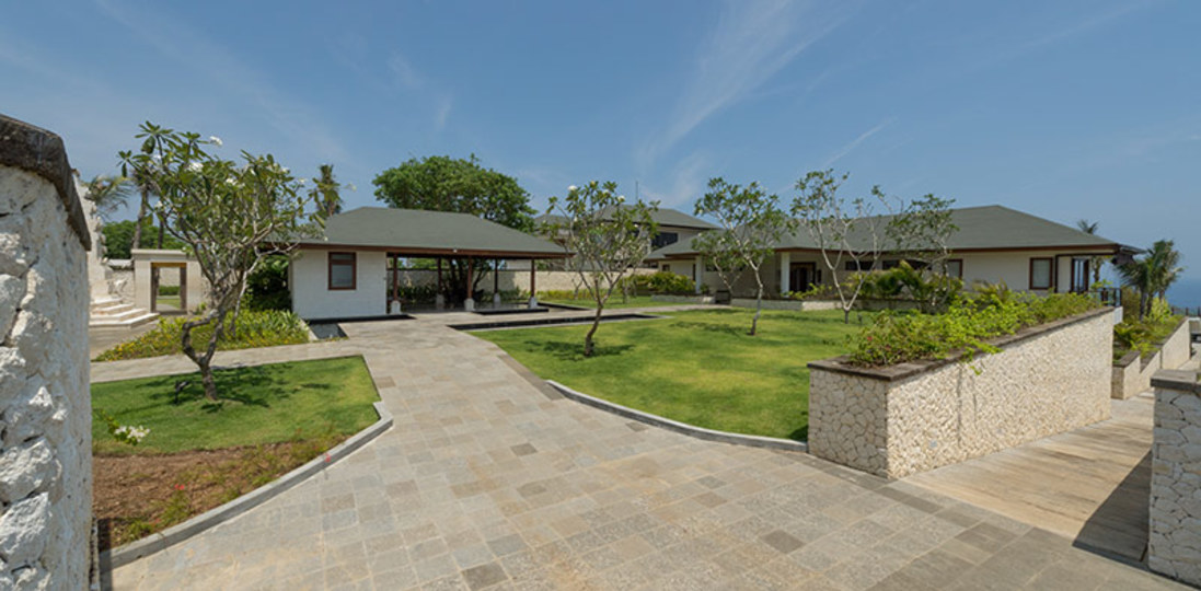 Secluded Elegance with Ocean Views – Bali Villa 1090
