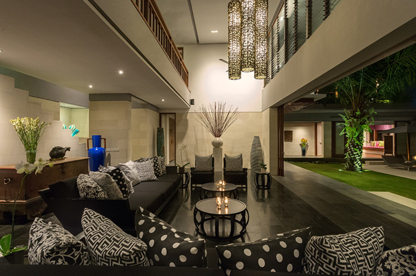 Spacious Luxury Retreat Near Beach – Bali Villa 1098