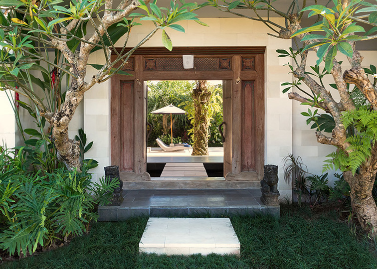 Spacious Luxury Retreat Near Beach – Bali Villa 1098
