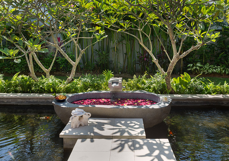 Spacious Luxury Retreat Near Beach – Bali Villa 1098