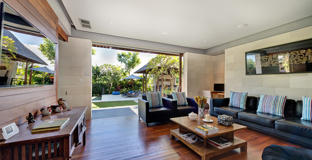 Spacious Luxury Retreat Near Beach – Bali Villa 1098
